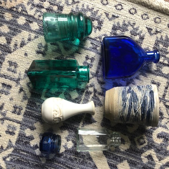 Lot of 7 Glass and Ceramic Bottles - Picture 2 of 13